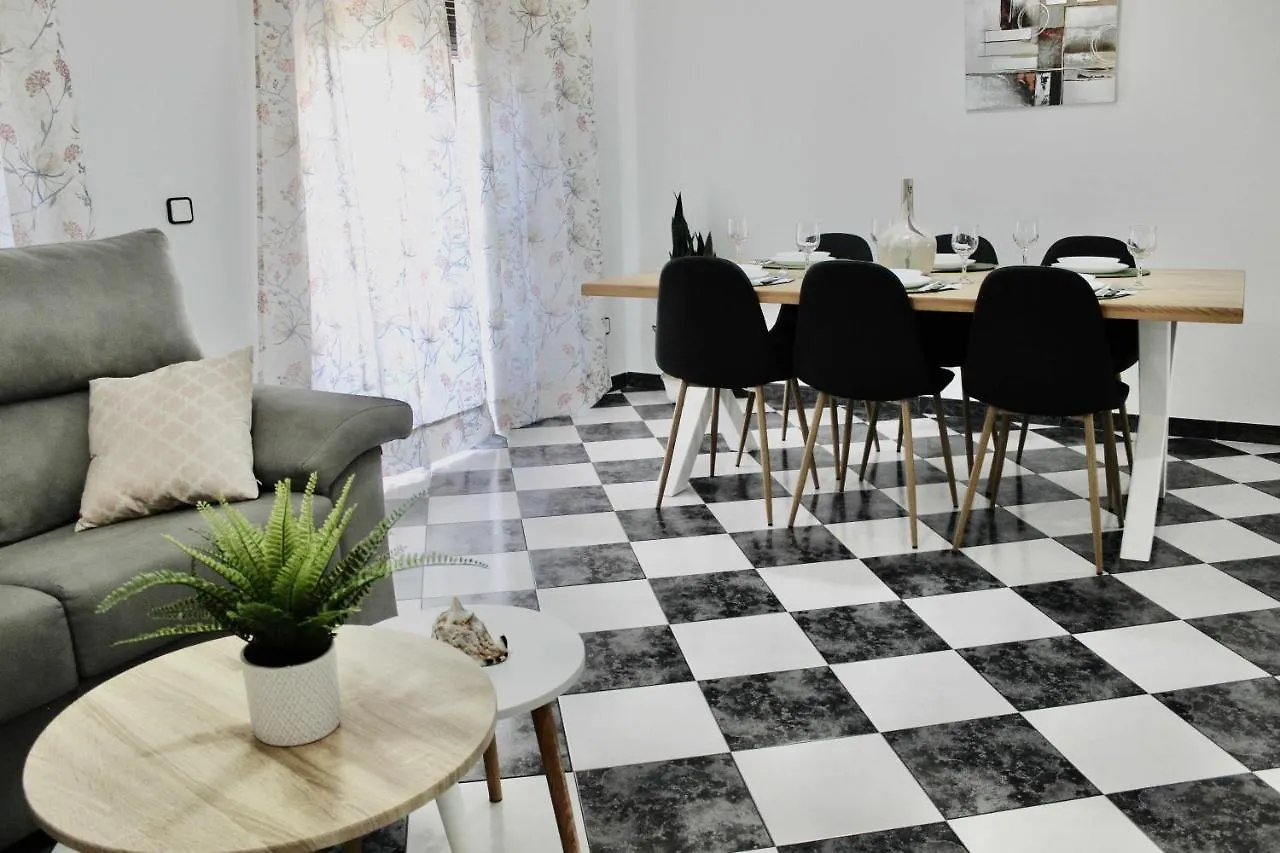 Apartamento De 3 Dorm En Pleno Centro De Nerja Spain