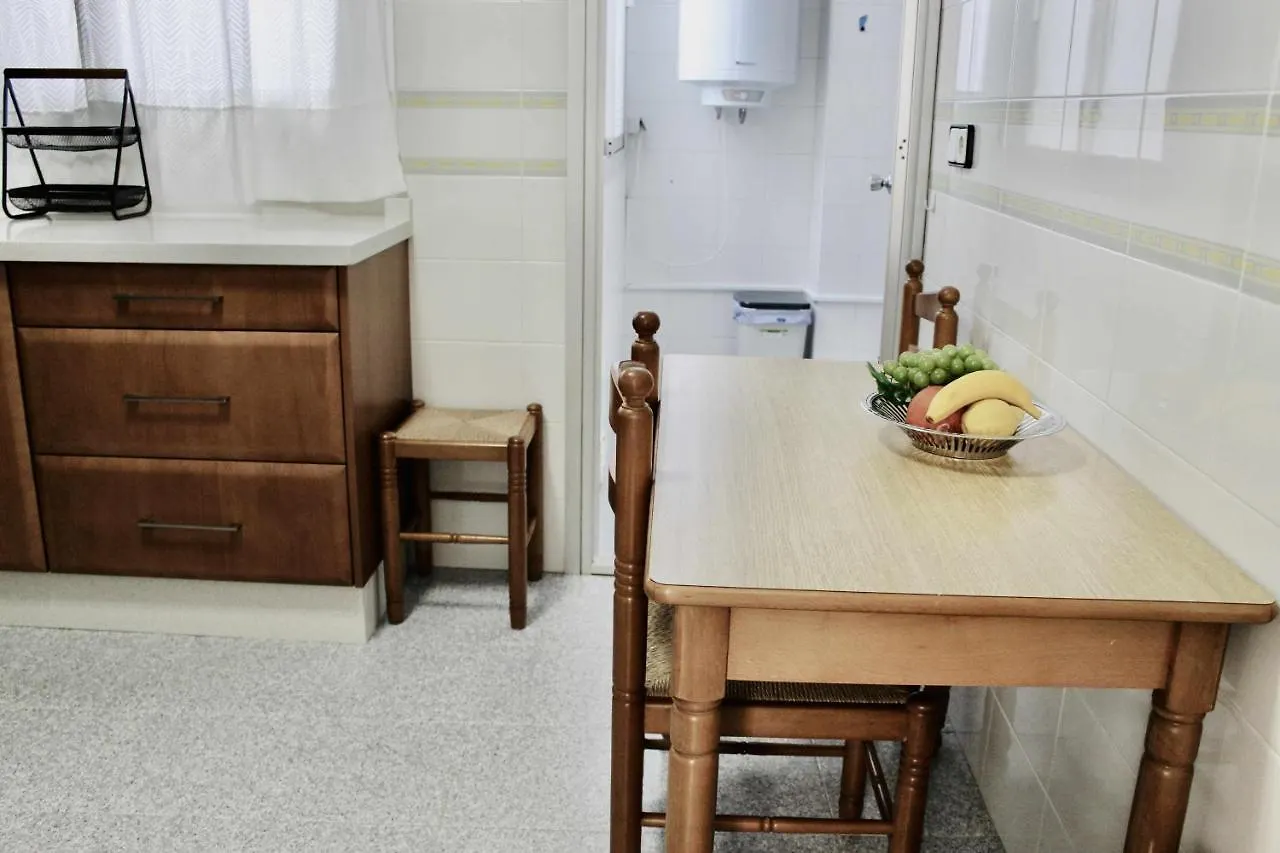 Apartamento De 3 Dorm En Pleno Centro De Nerja