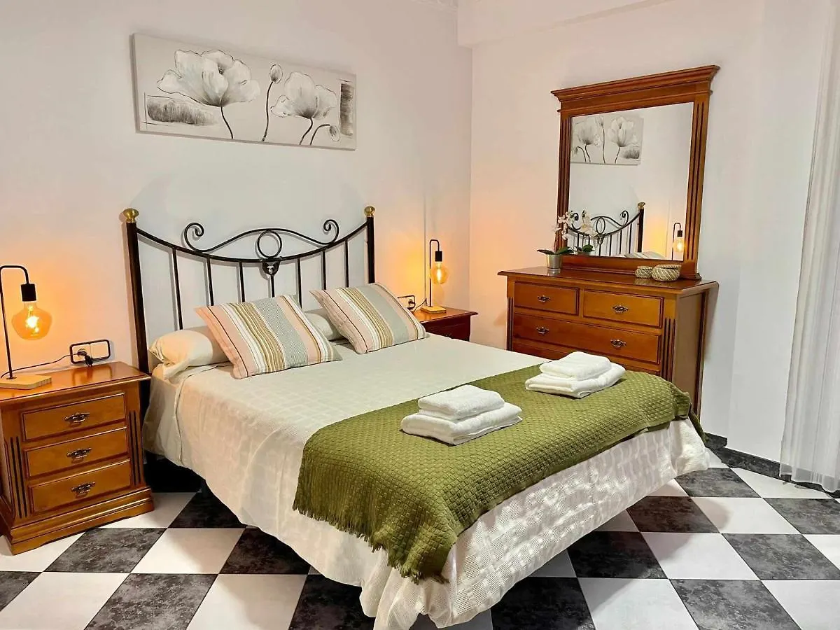 Apartamento De 3 Dorm En Pleno Centro De Nerja 0*,